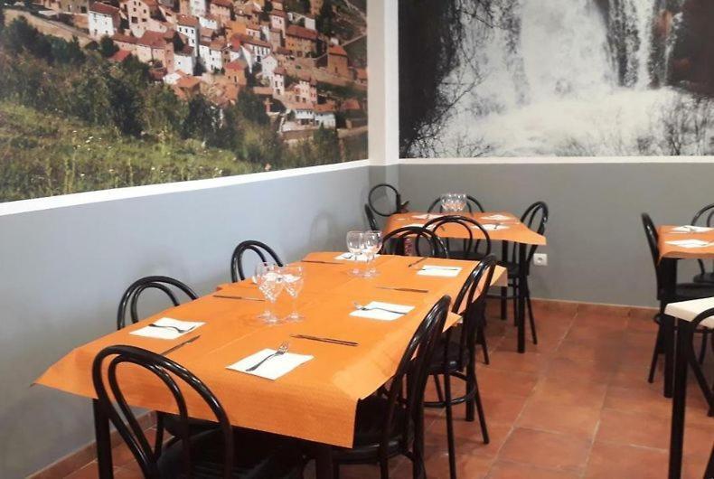 Hostal Los Ojos De Gabriel El Vallecillo Bagian luar foto